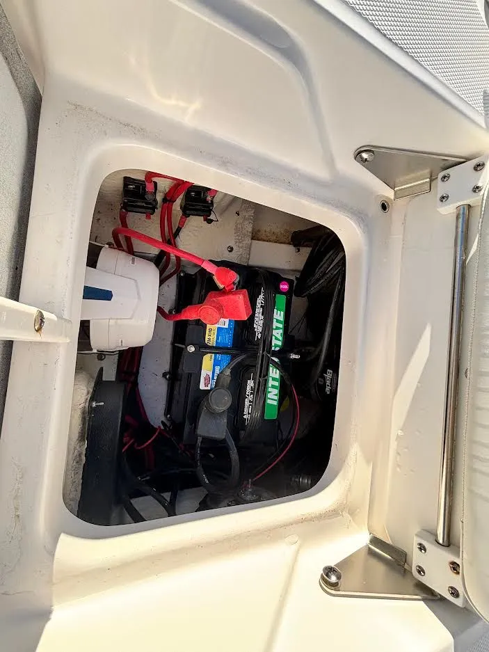 Slide: The Image of Everglades 243 Center Console 2021 - 21