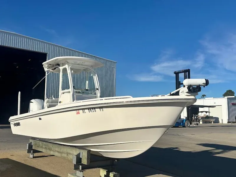 Slide: The Image of Everglades 243 Center Console 2021 - 3