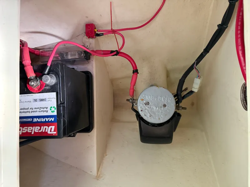 Slide: The Image of Battery and wiring in a 2018 Eastern 27 Islander Hardback boat. - 38