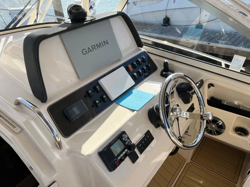 Slide: The Image of Grady-White Marlin 300 2021 - 13