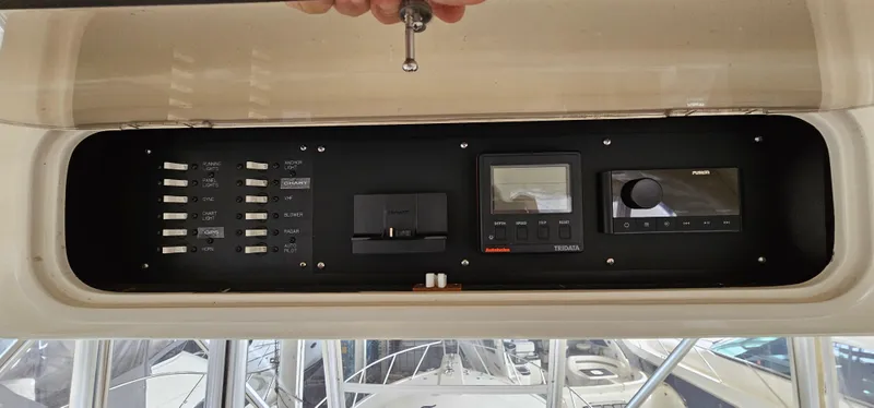 Slide: The Image of Dashboard of a 1997 Ocean Yachts 48 Super Sport. - 22