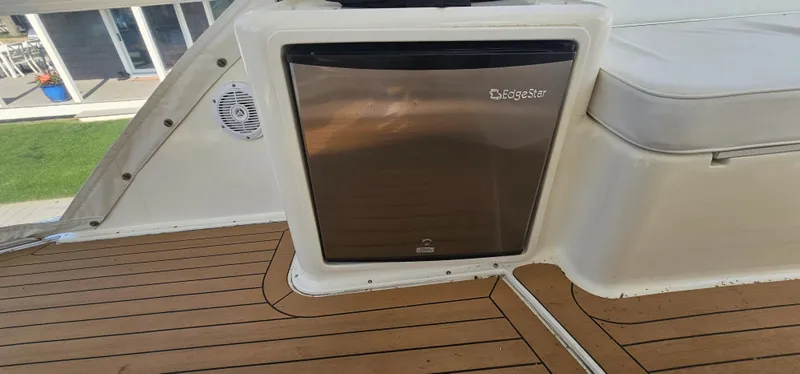 Slide: The Image of Refrigerator on Ocean Yachts 48 Super Sport, 1997 model. - 25