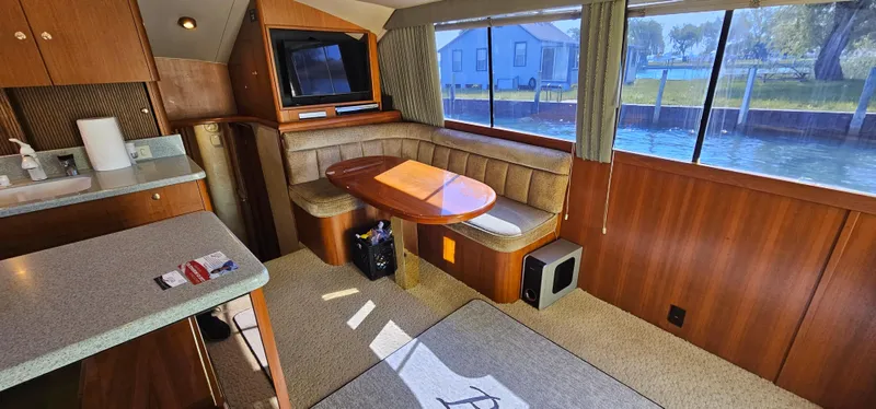 Slide: The Image of Interior of a 1997 Ocean Yachts 48 Super Sport yacht. - 32