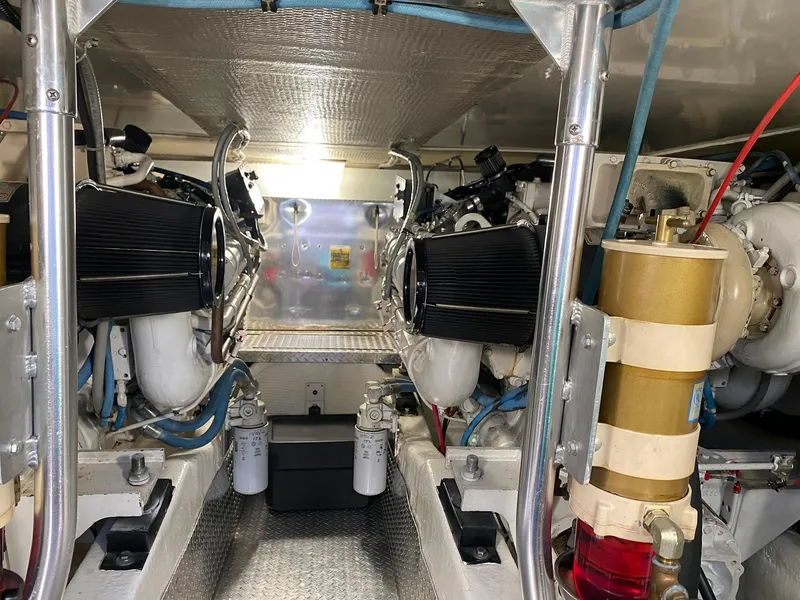 Slide: The Image of Engine room of 1997 Ocean Yachts 48 Super Sport. - 42