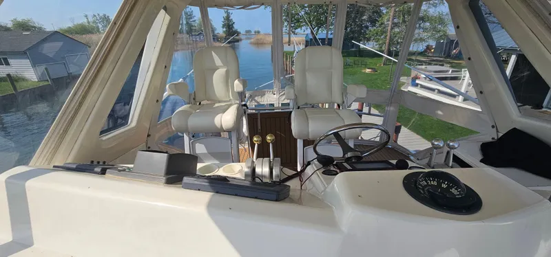 Slide: The Image of Interior view of 1997 Ocean Yachts 48 Super Sport. - 16