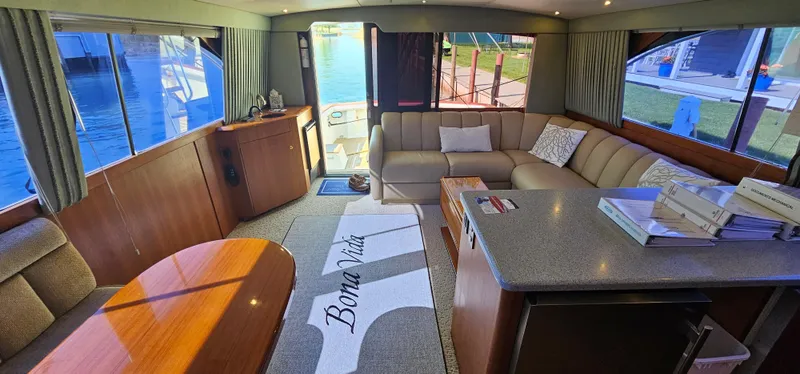 Slide: The Image of Interior of a 1997 Ocean Yachts 48 Super Sport yacht. - 26