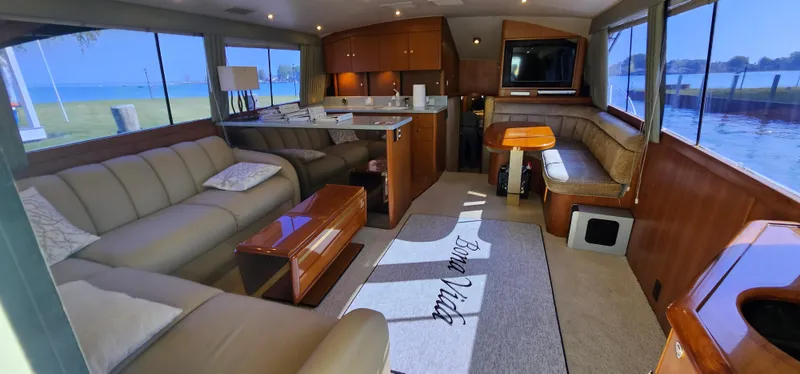 Slide: The Image of Interior of a 1997 Ocean Yachts 48 Super Sport yacht. - 27