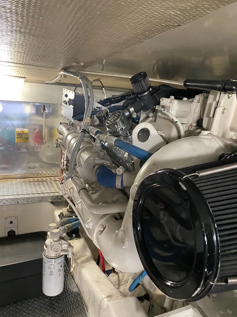 Slide: The Image of Engine room of 1997 Ocean Yachts 48 Super Sport. - 44