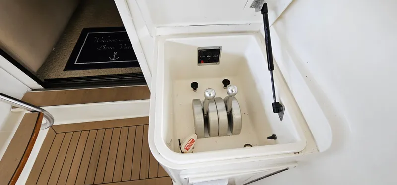 Slide: The Image of Control console of Ocean Yachts 48 Super Sport 1997. - 9