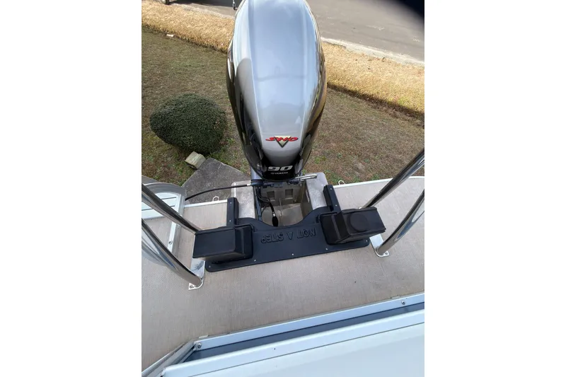 Slide: The Image of 2021 SunCatcher Select 20C boat with Yamaha 90 engine, viewed from above. - 16