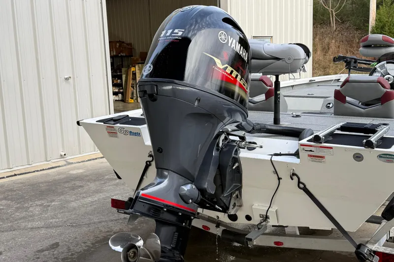 Slide: The Image of 2021 G3 Sportsman 1810 boat with Yamaha 115 VMAX outboard motor. - 15