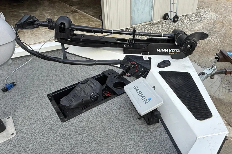 Slide: The Image of 2021 G3 Sportsman 1810 boat with Minn Kota trolling motor and Garmin device. - 6