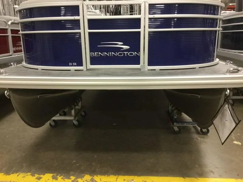 The Image of Bennington 21SSX pontoon boat, 2020 model, in a warehouse. - 1