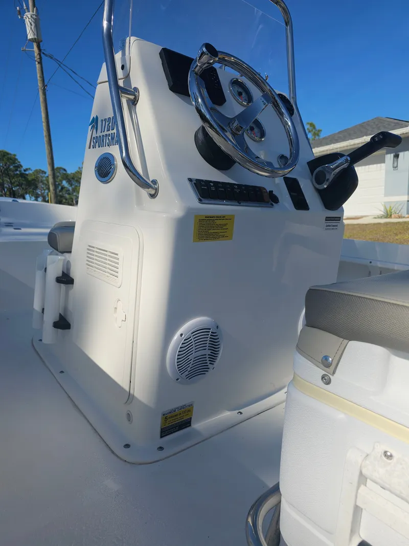 Slide: The Image of Key West 1720 Sportsman CC 2023 - 16