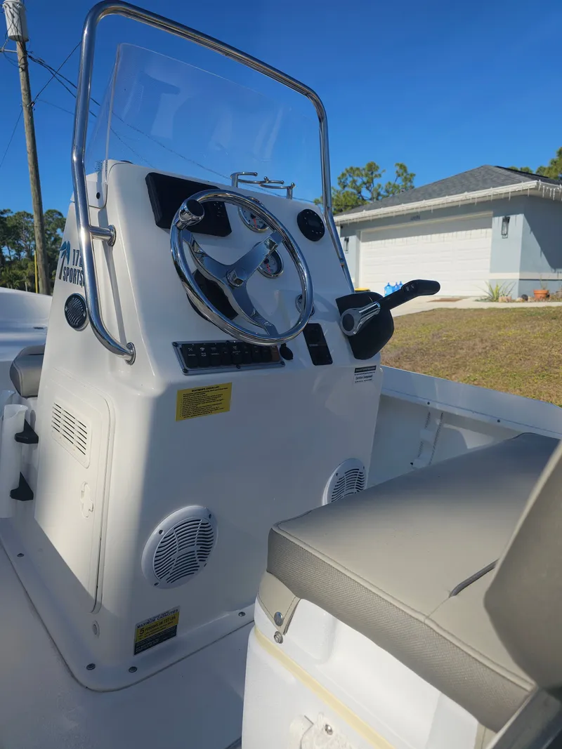 Slide: The Image of Key West 1720 Sportsman CC 2023 - 9