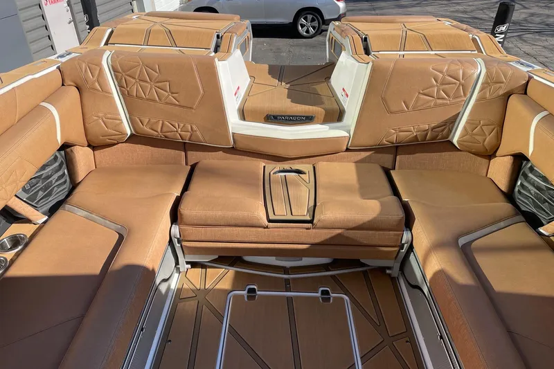 Slide: The Image of Luxurious interior of 2025 Nautique Super Air Nautique G25 Paragon boat. - 8