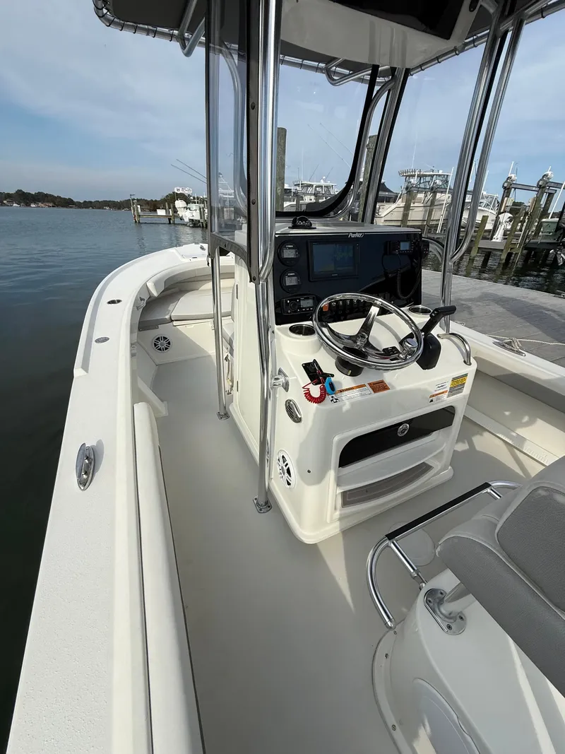 Slide: The Image of Parker Marine 21 Special Edition 2020 - 15