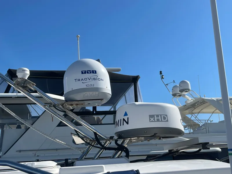 Slide: The Image of Cutwater C-30 Sedan 2019 - 54