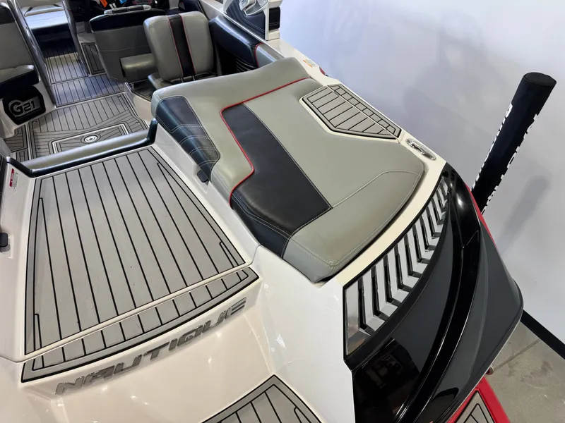 Slide: The Image of Nautique Super Air Nautique G21 2015 - 11