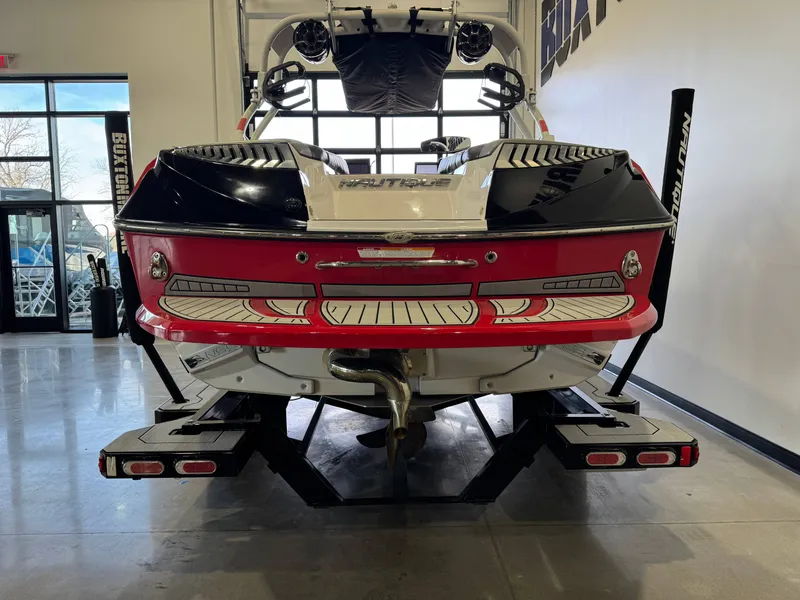 Slide: The Image of Nautique Super Air Nautique G21 2015 - 6