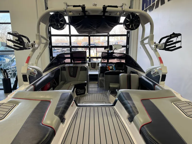 Slide: The Image of Nautique Super Air Nautique G21 2015 - 9