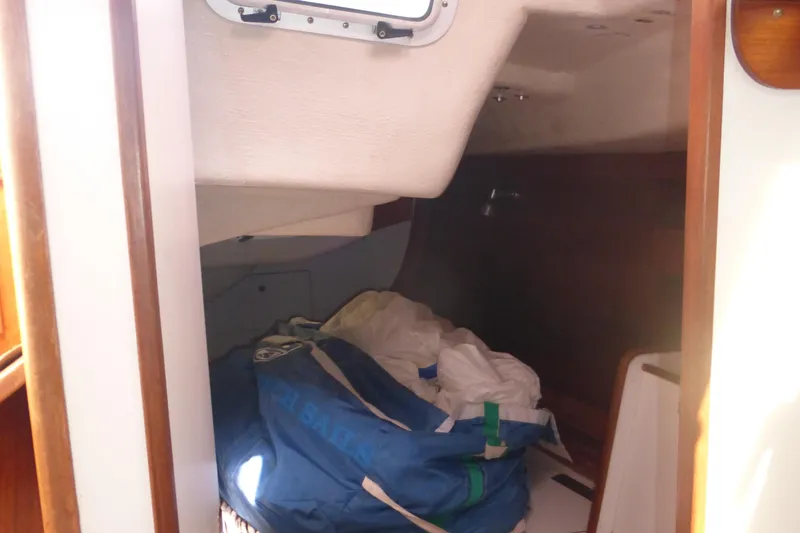 Slide: The Image of Port aft quarterberth - 24