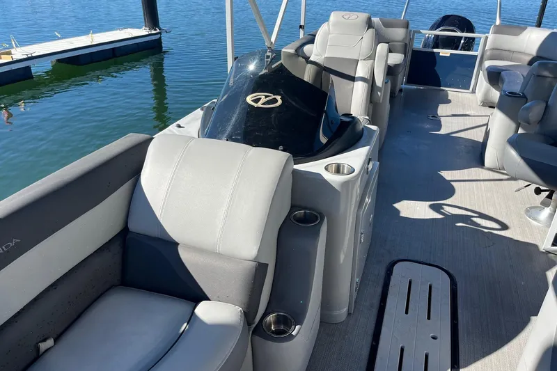 Slide: The Image of Dashboard of 2023 Veranda Relax VR22RC with Garmin navigation system. - 12