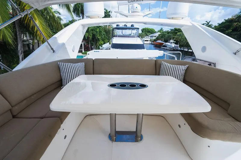Slide: The Image of Flybridge - Dining - 72