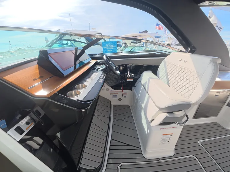 Slide: The Image of Sea Ray SLX 360 Outboard 2027 - 19