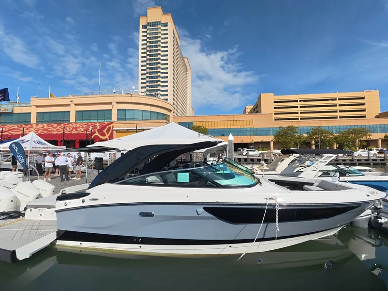 Slide: The Image of Sea Ray SLX 360 Outboard 2027 - 1