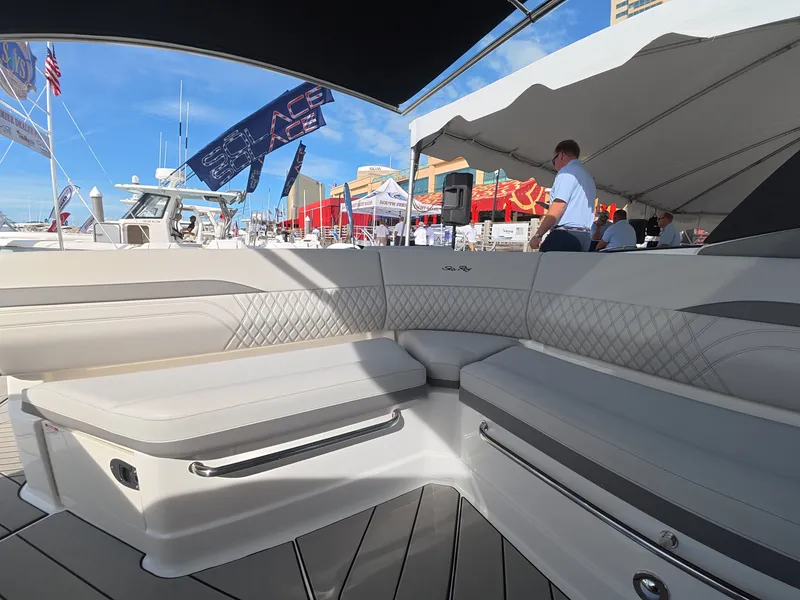 Slide: The Image of Sea Ray SLX 360 Outboard 2027 - 11