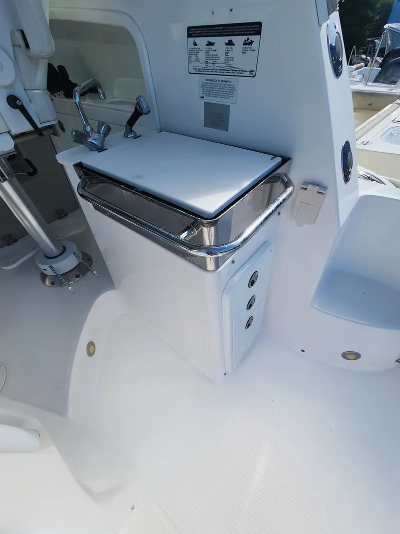 Slide: The Image of 2016 EVERGLADES 320 EX - Image 19 - 19