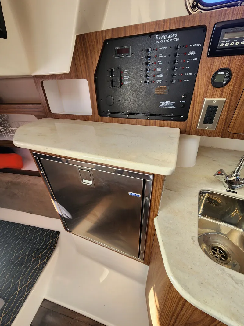 Slide: The Image of 2016 EVERGLADES 320 EX - Image 28 - 28