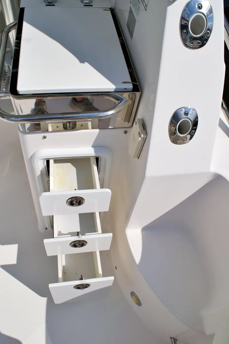 Slide: The Image of 2016 EVERGLADES 320 EX - Image 33 - 33