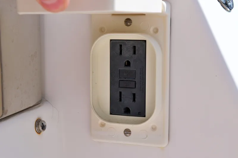 Slide: The Image of 2016 EVERGLADES 320 EX - Image 34 - 34