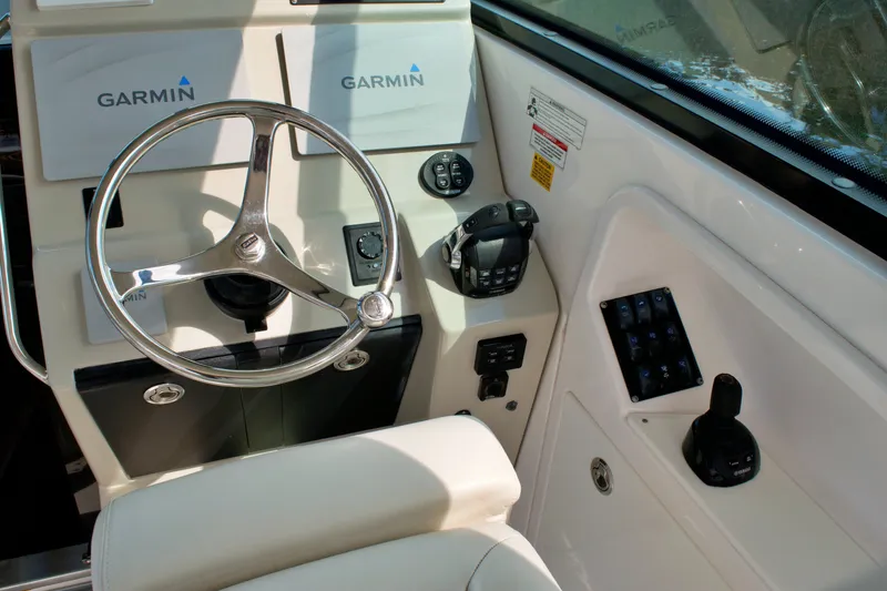 Slide: The Image of 2016 EVERGLADES 320 EX - Image 38 - 38