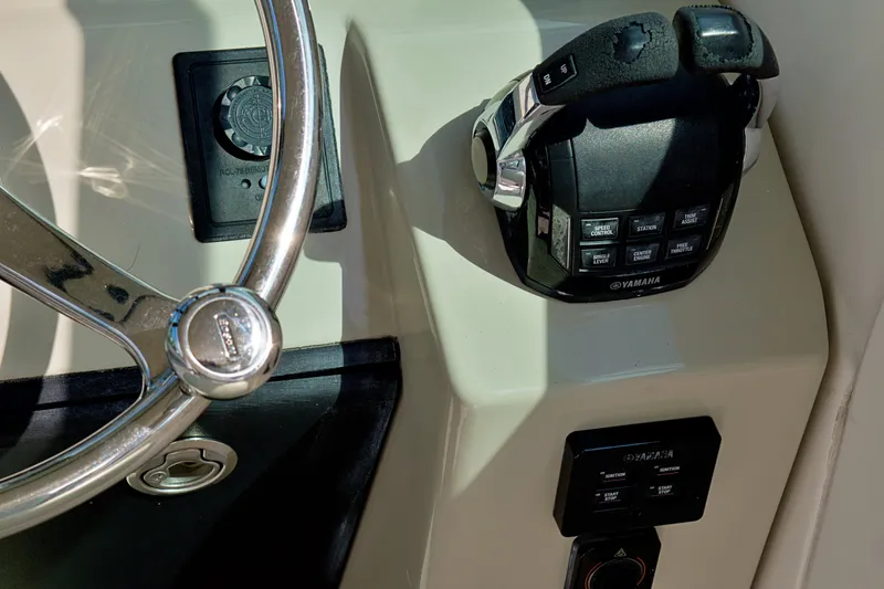 Slide: The Image of 2016 EVERGLADES 320 EX - Image 40 - 40