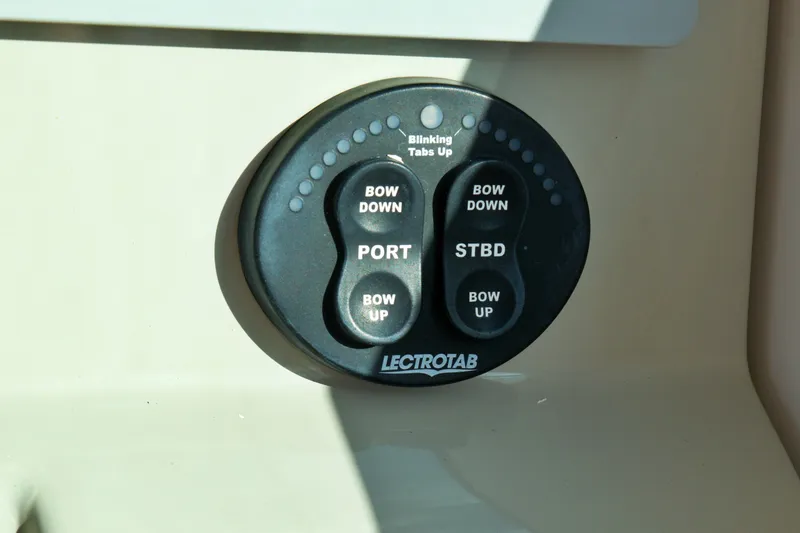 Slide: The Image of 2016 EVERGLADES 320 EX - Image 42 - 42