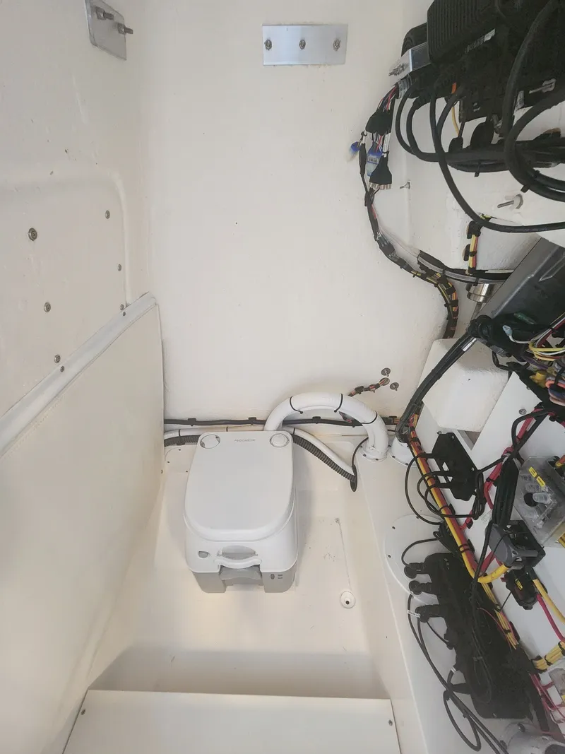 Slide: The Image of 2023 SEA BORN 22 LX - Image 19 - 19