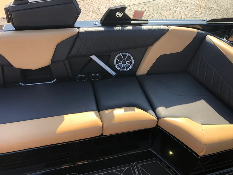 Slide: The Image of Tige Z3 2022 - 23