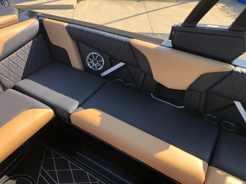 Slide: The Image of Tige Z3 2022 - 24