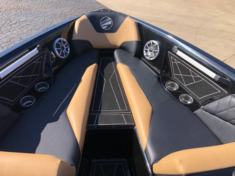 Slide: The Image of Tige Z3 2022 - 36