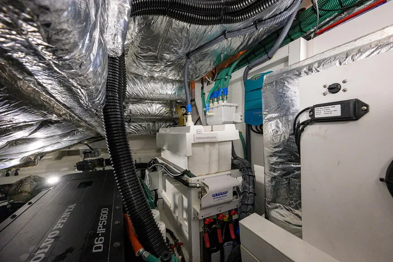 Slide: The Image of Princess V50 TraSeas - Engine Room - 45