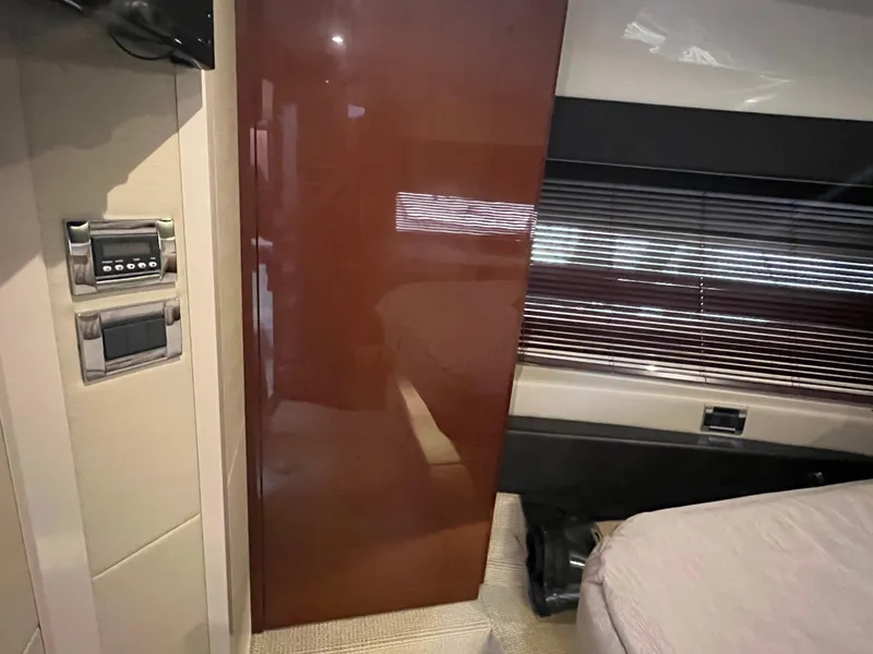 Slide: The Image of Sea Ray Sundancer 460 2017 - 103