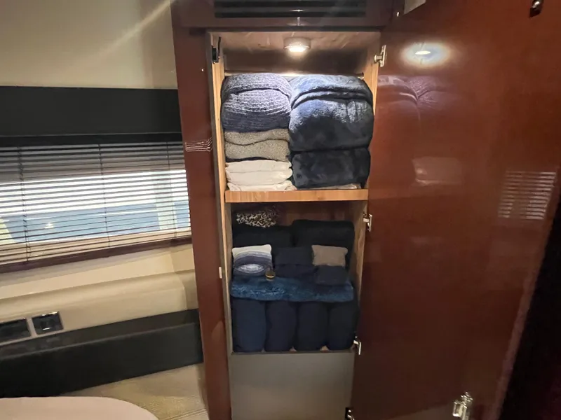 Slide: The Image of Sea Ray Sundancer 460 2017 - 109