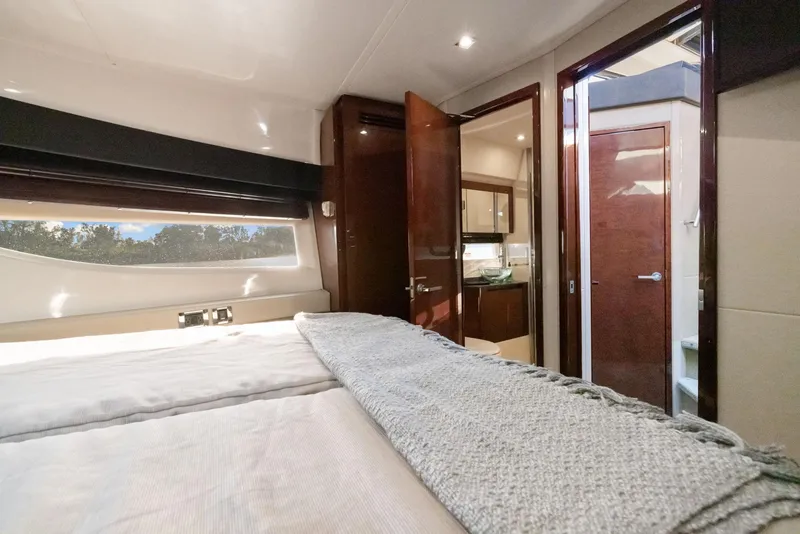 Slide: The Image of Sea Ray Sundancer 460 2017 - 110