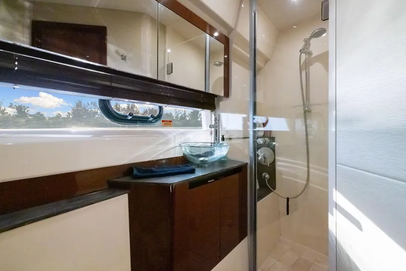 Slide: The Image of Sea Ray Sundancer 460 2017 - 113