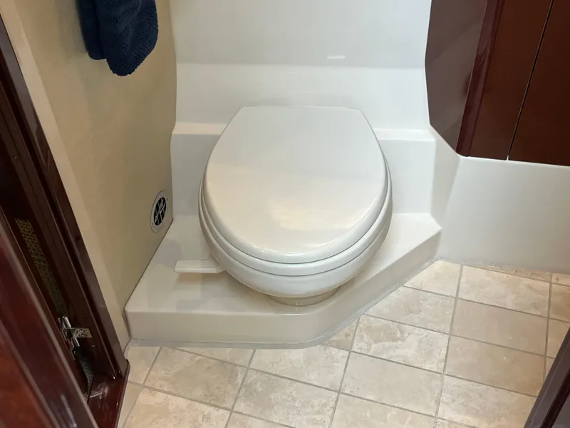 Slide: The Image of Sea Ray Sundancer 460 2017 - 119