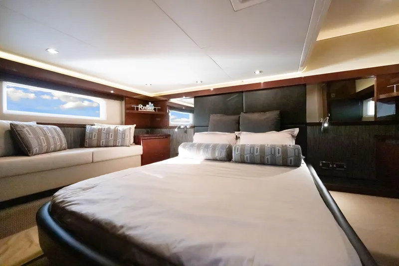 Slide: The Image of Sea Ray Sundancer 460 2017 - 125