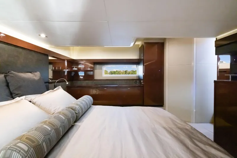 Slide: The Image of Sea Ray Sundancer 460 2017 - 135